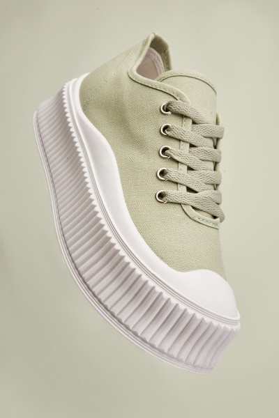 Contrasted Platform Trainers