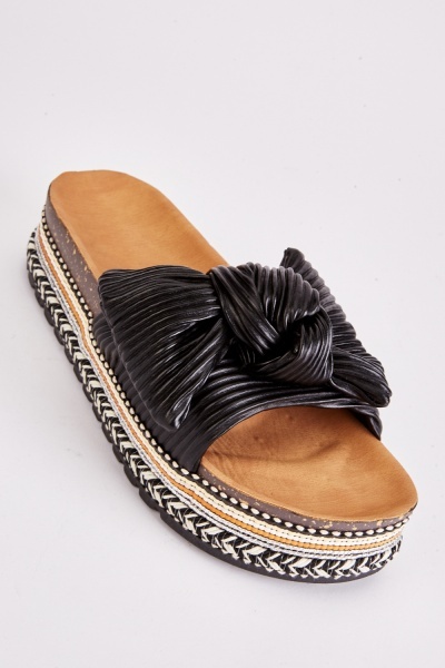 Knotted Strap Chunky Sliders