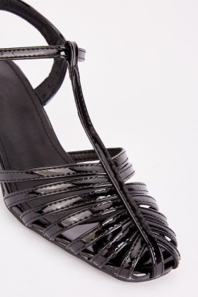 T bar best sale strappy sandals