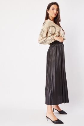 Long leather 2024 pleated maxi skirt