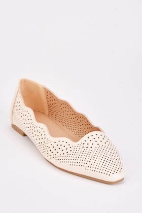 Nude pumps hot sale flat