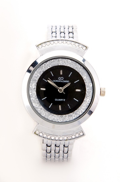 moving diamond watch