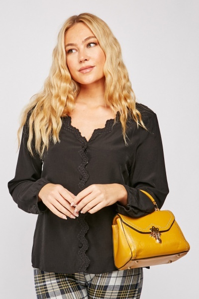 Broderie Anglaise Scallop Blouse