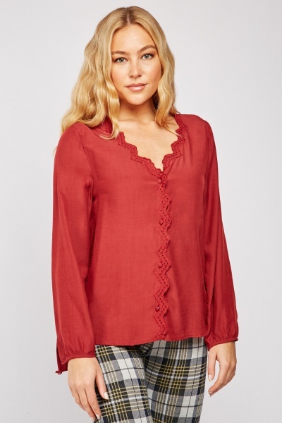 Broderie Anglaise Scallop Blouse