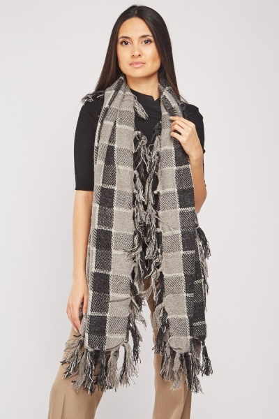 Checkered Fringed Scarf