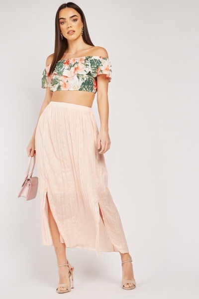 Pleated Slit Skirt