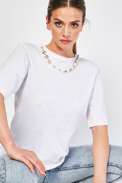 Chained Detailed Neck Top