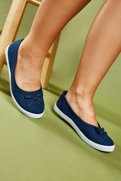 Bow Front Plimsolls