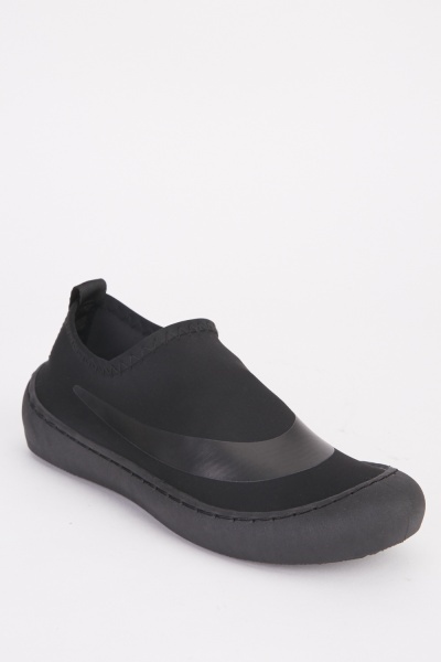 Contrasted Slip On Water Shoes
