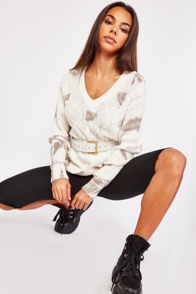 V-Neck Contrasted Cable Knit Jumper