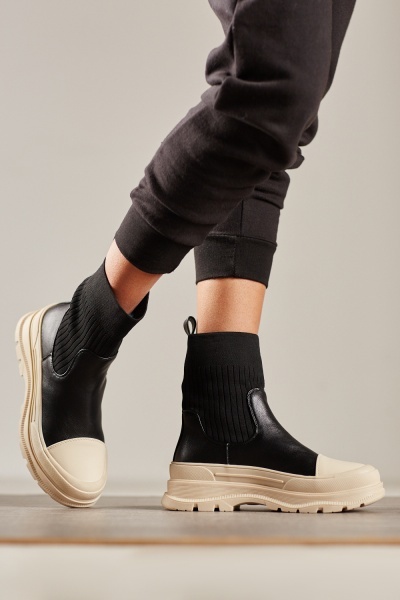 Image of Sock Insert Contrasted Boots
