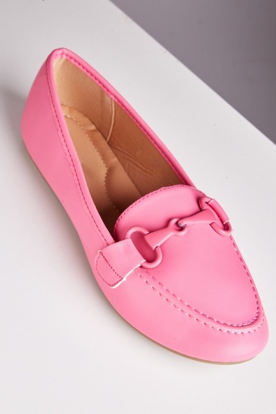 Image of Bar Detailed Front Loafers