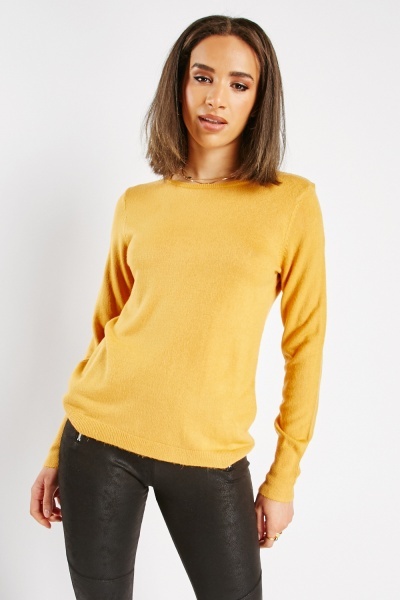 Ribbed Trim Fine Knit Top
