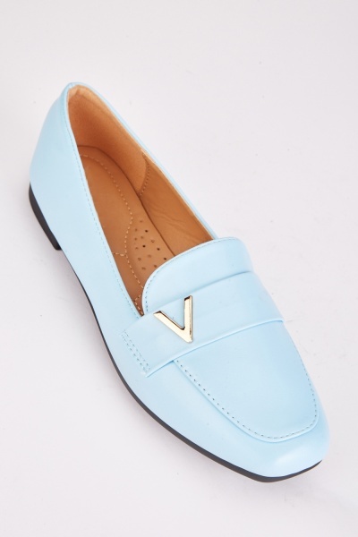Image of V Detailed Front Loafers