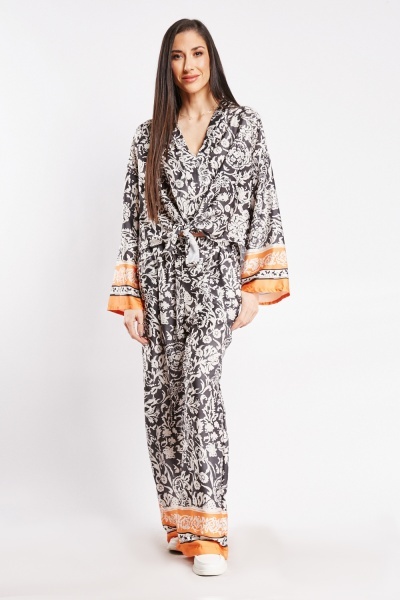 Image of Printed Sateen Blouse And Trousers Set