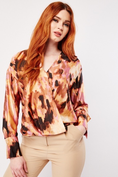 Image of Dip Hem Print Silky Blouse