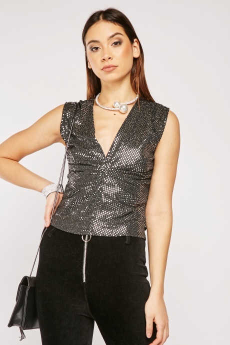 How to wear sequins for work