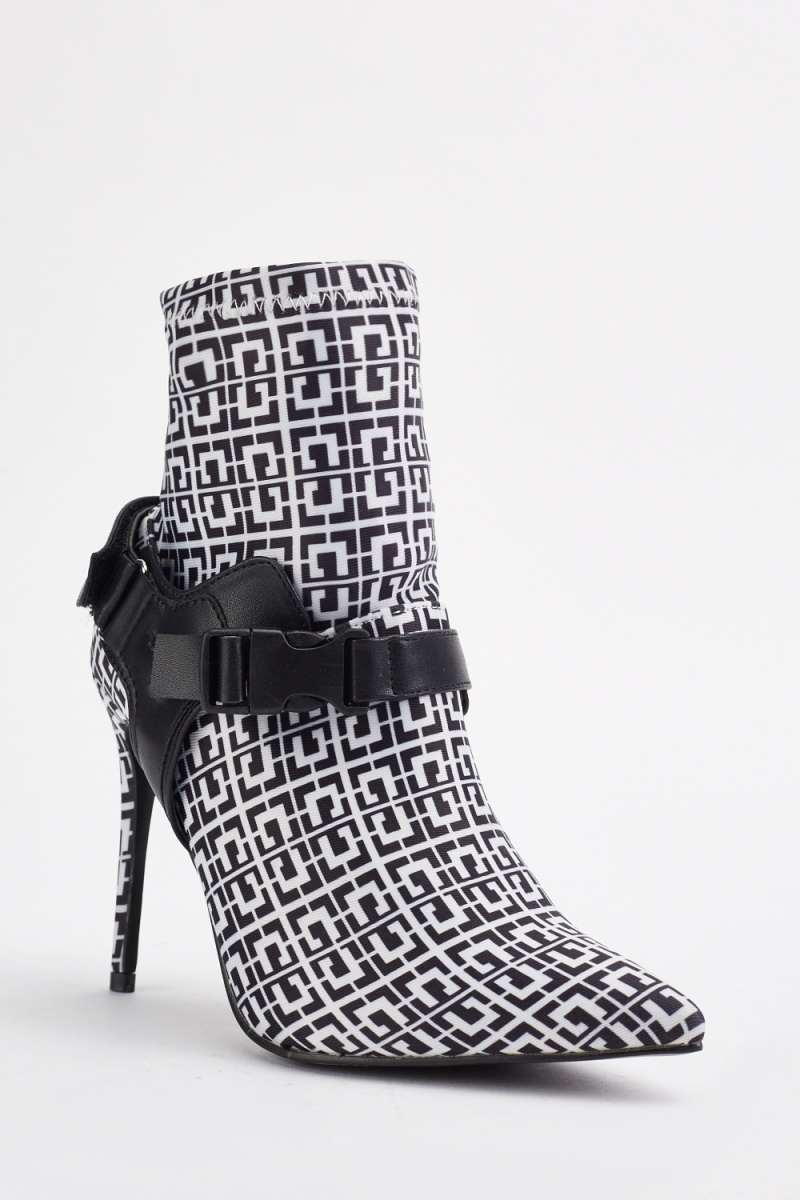 Illusion Print Pointy Boots - Just $6