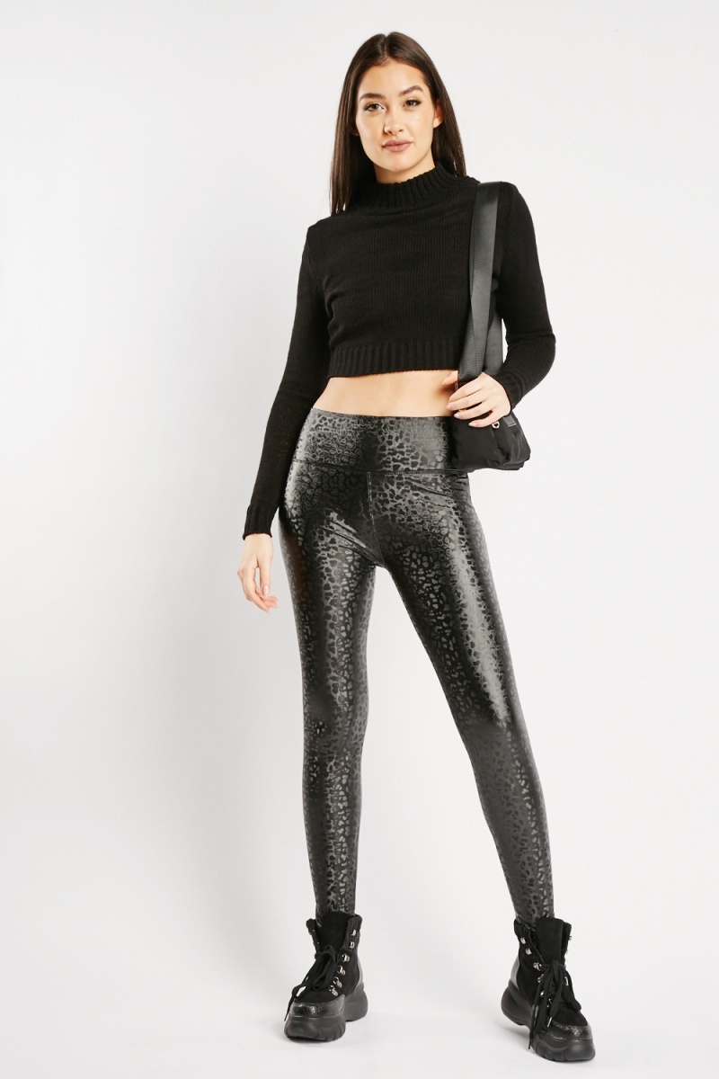 Hi-Rise Square Pocket Leggings - Black Links Pattern