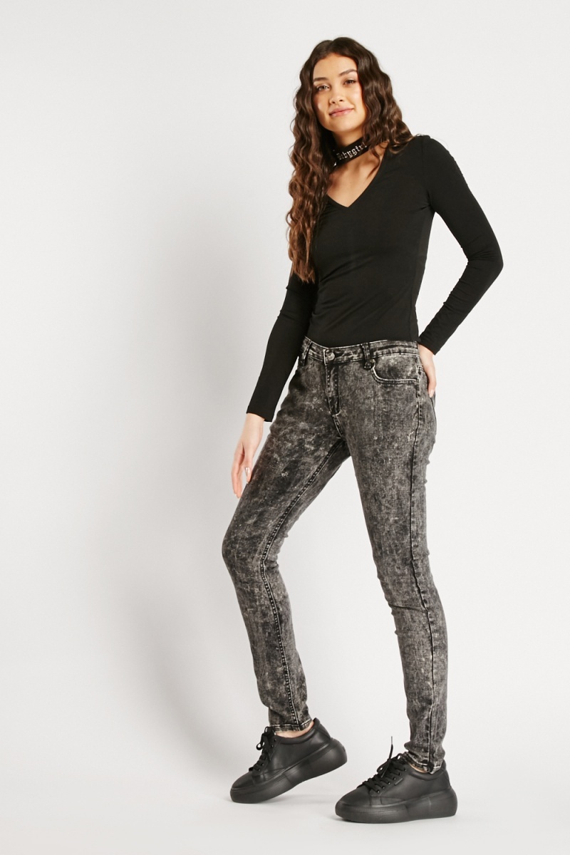 Buy black damage jeans for women slim fit in India @ Limeroad-sonthuy.vn