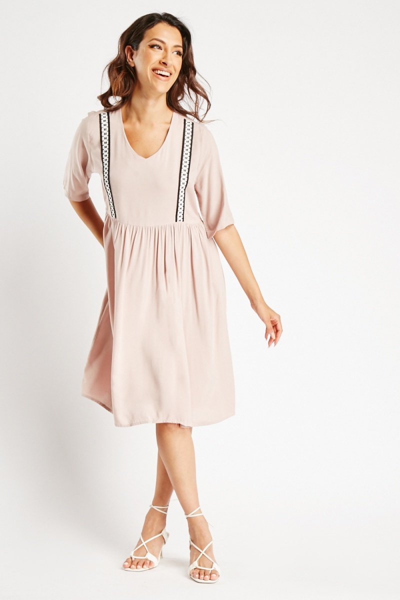 Applique midi clearance dress