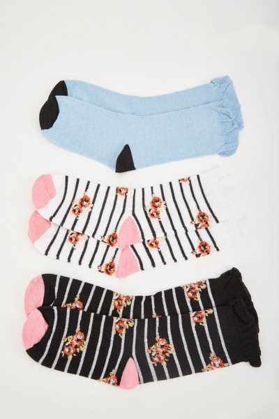 Image of 12 Pairs Of Womens Printed Socks