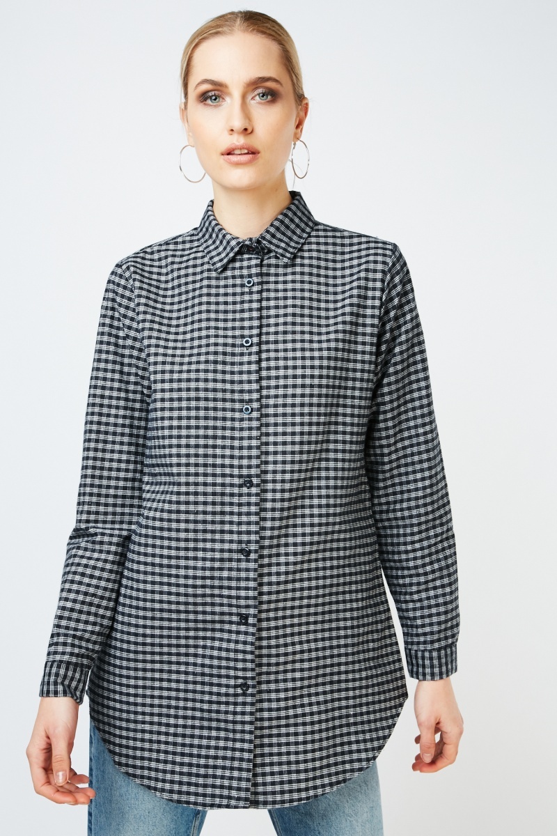 checkered sleeves