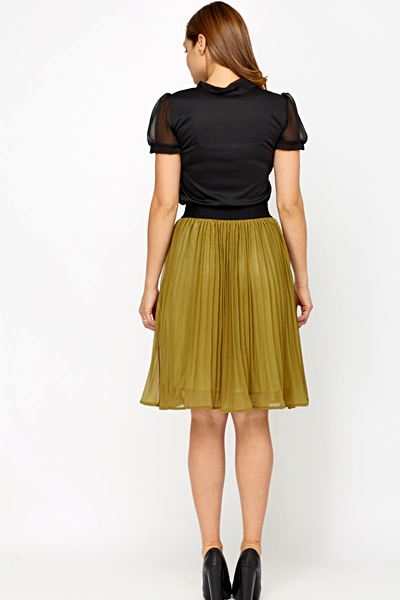 Contrast Waist Pleated Skirt - Just $7