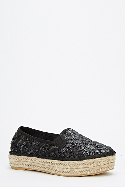 black flatform shoe