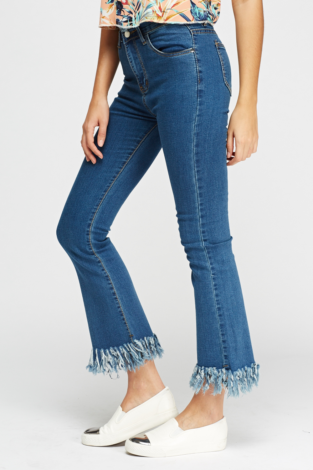 frayed hem jeans