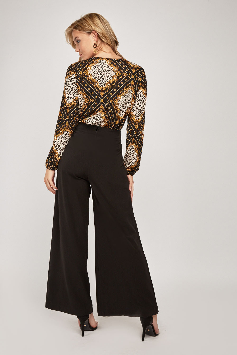 side slit trousers