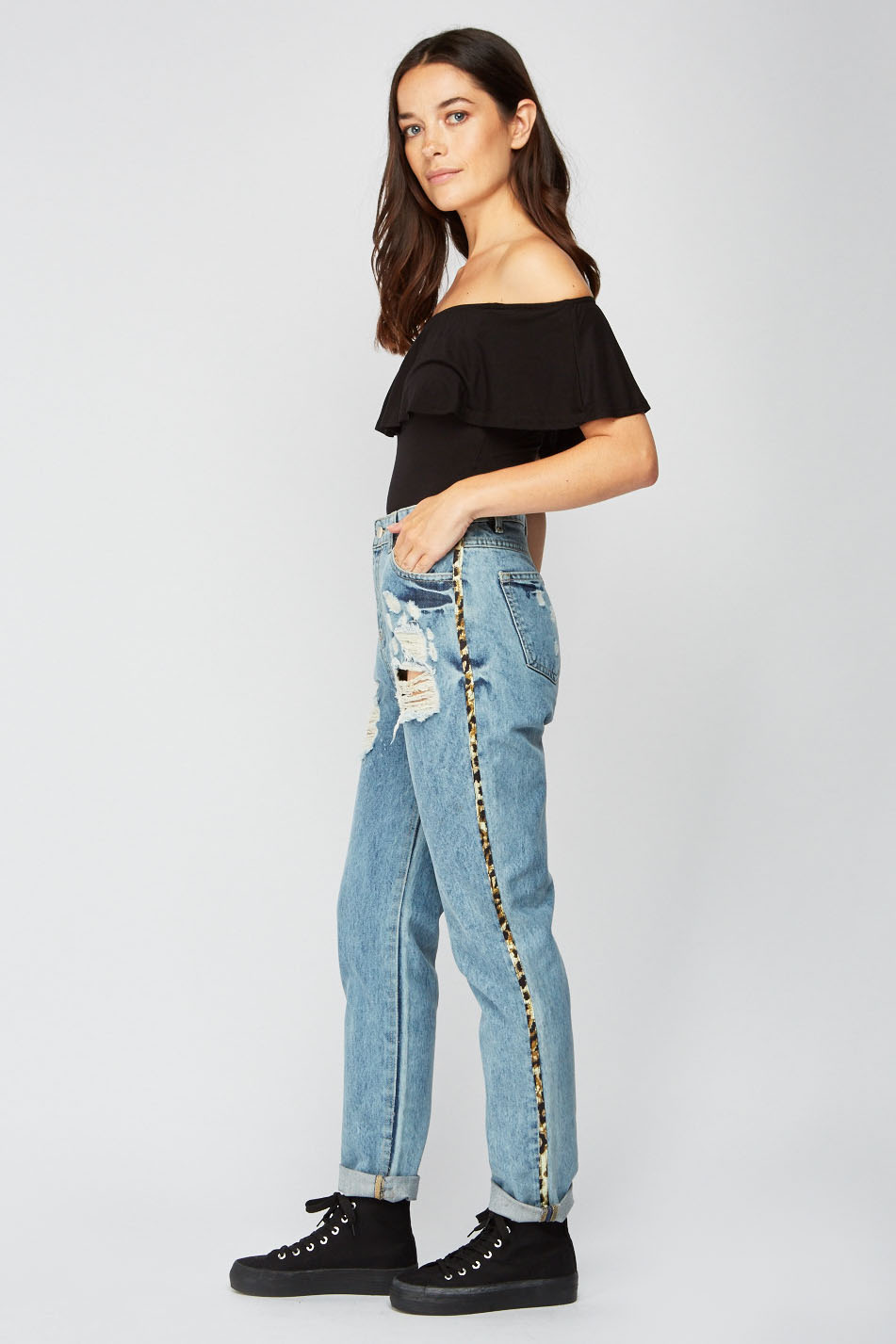 baggy distressed mom jeans